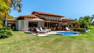 villa-12983434391681164283.jpg