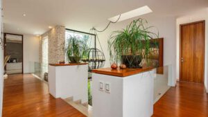 villa-2048741911759440508.jpg