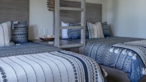 villa-31102364251698949062.jpg