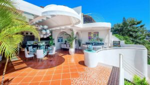 villa-98051015201679600421.jpg