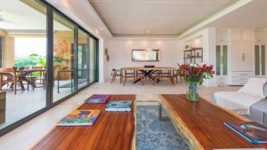 villa-10364067341697816538.jpg