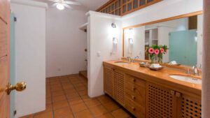 villa-15590062321718915364.jpg