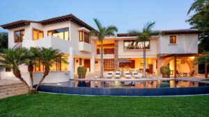 villa-96111259541681160221.jpg