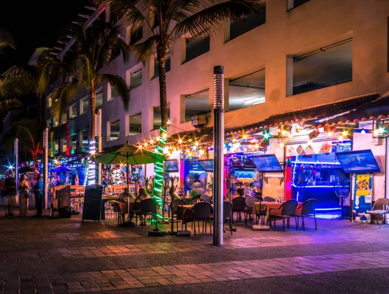 Shopping and Nightlife Fun For Everyone