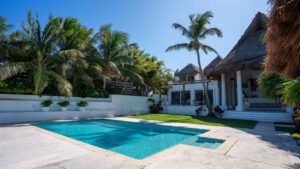 villa-14268824061750185698.jpg