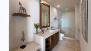 villa-21681354671679326012.jpg
