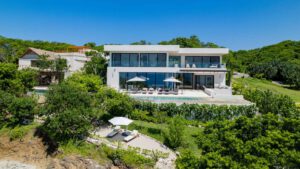 villa-33068368211748978422.jpg
