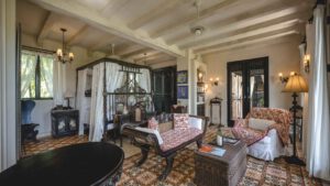 villa-85805941551760549429.jpg