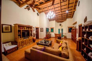 villa-91431347301679165622.jpg