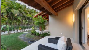 villa-21557794081755204698.jpg