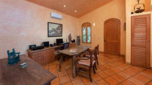 villa-44085928361679596821.jpg