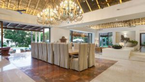 villa-82132916041681160713.jpg