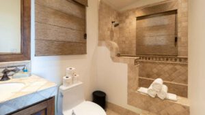 villa-93445348281697331566.jpg