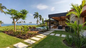 villa-96226223591755204523.jpg