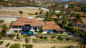villa-90246693041732989387.jpg