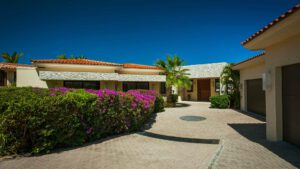 villa-12343871691731610366.jpg