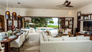 villa-21542460351681335561.jpg