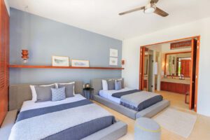 villa-48637040491681316343.jpg