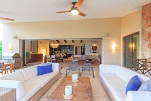 villa-61153647481681408854.jpg
