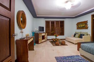 villa-13758877341681411768.jpg