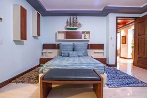 villa-91064868911681411768.jpg