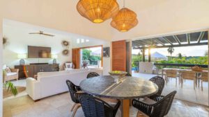 villa-11808843921741036362.jpg