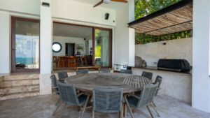 villa-56322489921755122717.jpg