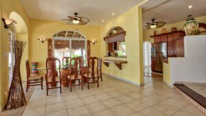 villa-58499788321721245718.jpg