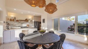 villa-64079901951741036577.jpg