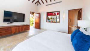 villa-91087116201681335929.jpg
