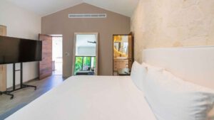 villa-13707503951681334624.jpg