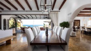 villa-3680967351733769074.jpg