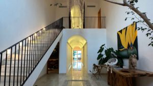 villa-43965921571755811288.jpg