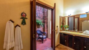 villa-50063610471733255675.jpg
