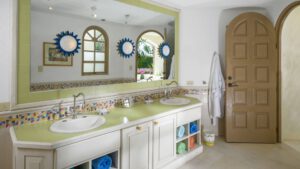 villa-94035107801697317134.jpg