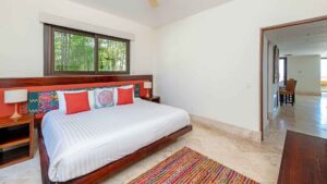 villa-14106276021767979541.jpg
