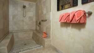 villa-15415133191682127965.jpg