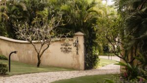 villa-15947303851767814628.jpg