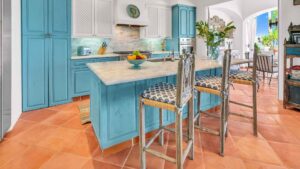 villa-17037038401682204666.jpg