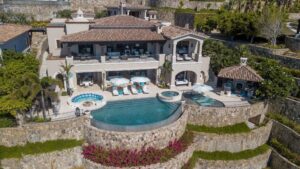 villa-23146098851681604907.jpg