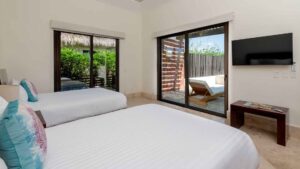 villa-30697316741767979541.jpg
