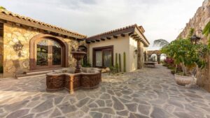 villa-31146141501681605470.jpg