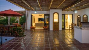 villa-33824328251682127664.jpg
