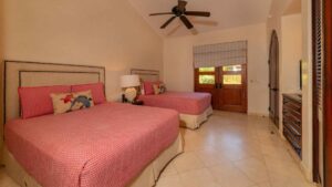 villa-36347111071682205139.jpg