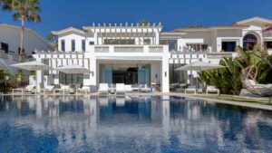 villa-40896434811732155804.jpg
