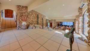 villa-42508691481682125284.jpg