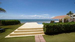 villa-47650817301682369932.jpg