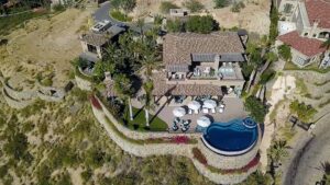 villa-53925526851682204363.jpg