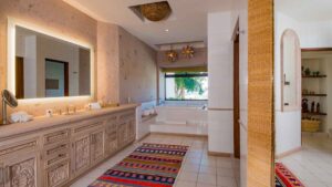 villa-60339263491682198482.jpg