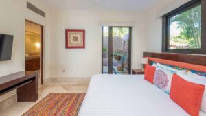 villa-71659718861767979541.jpg